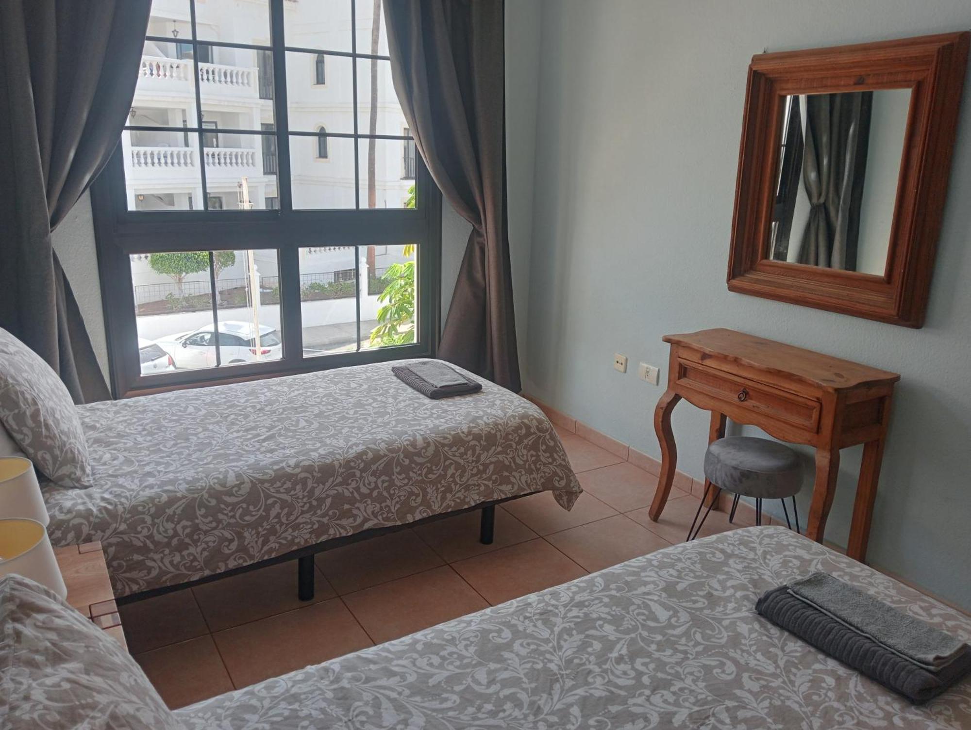 Greatly Located Apartment With Heated Pool, Los Cristianos Los Cristianos  Exteriör bild