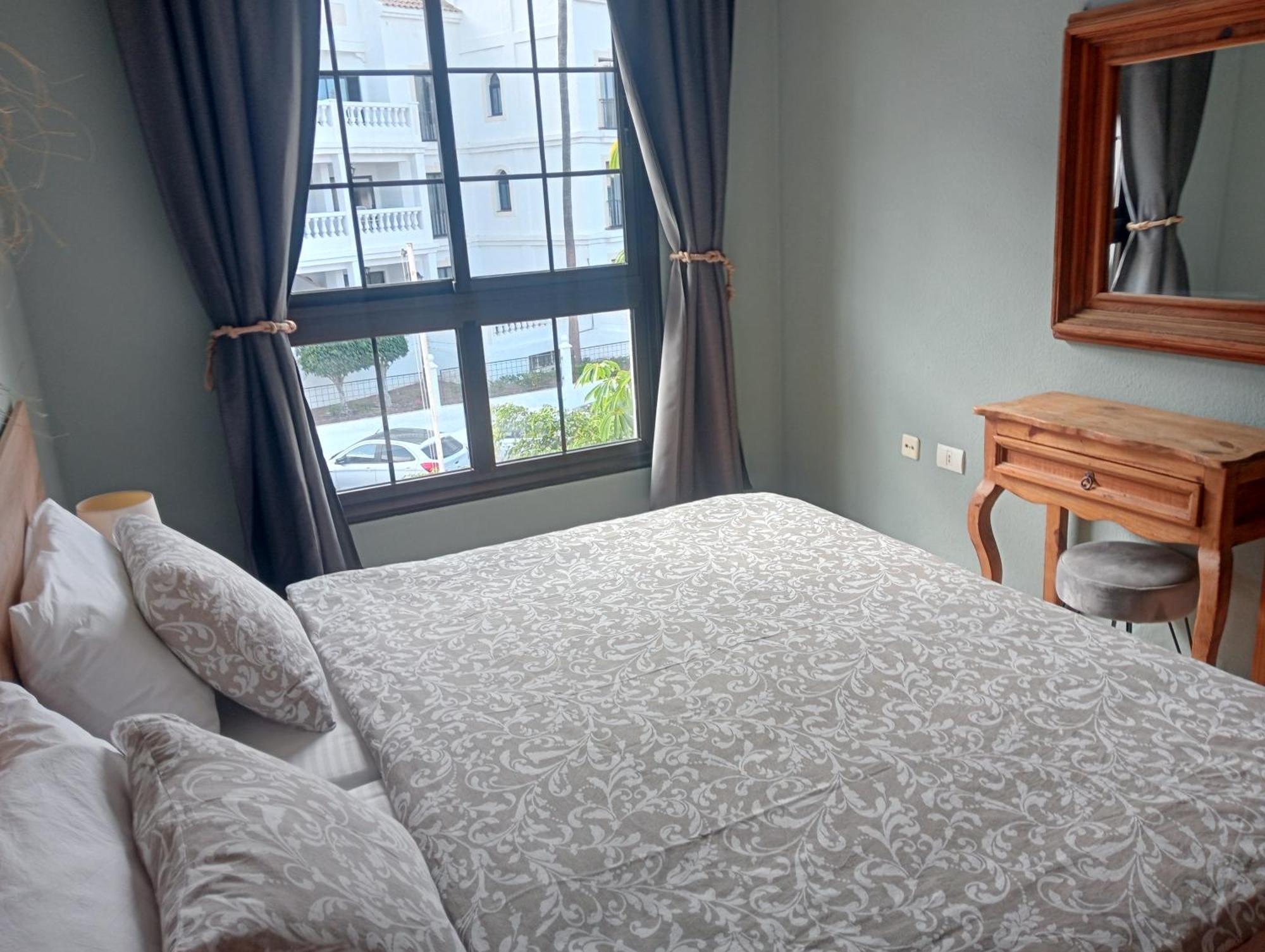 Greatly Located Apartment With Heated Pool, Los Cristianos Los Cristianos  Exteriör bild