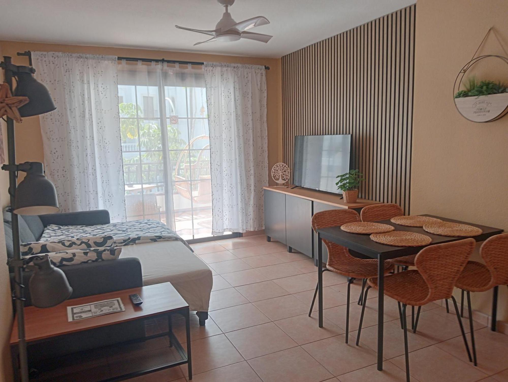 Greatly Located Apartment With Heated Pool, Los Cristianos Los Cristianos  Exteriör bild